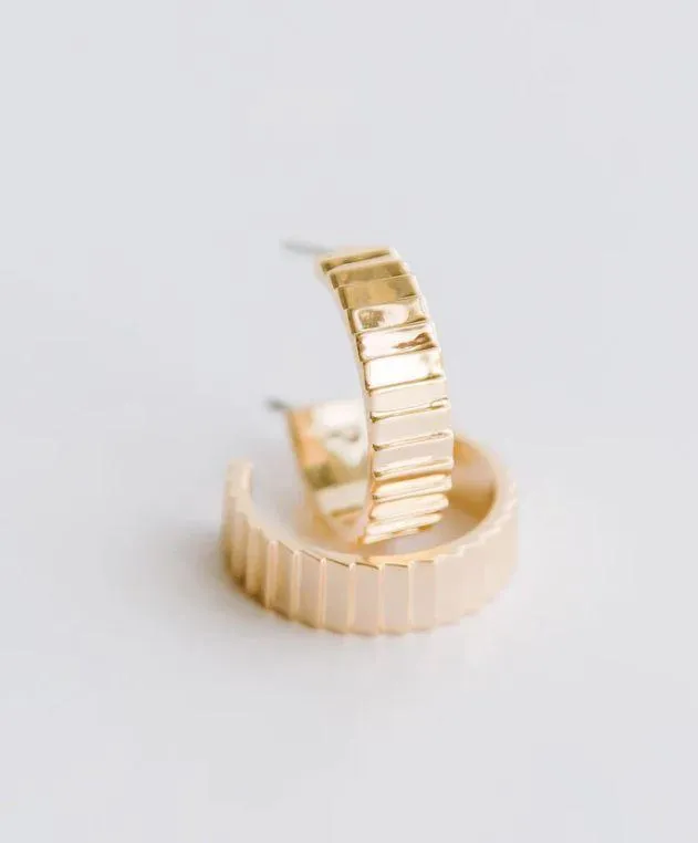 Aneesa Small Hoop