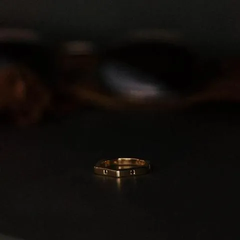 POLYGON BLACK DIAMONDS YELLOW RING